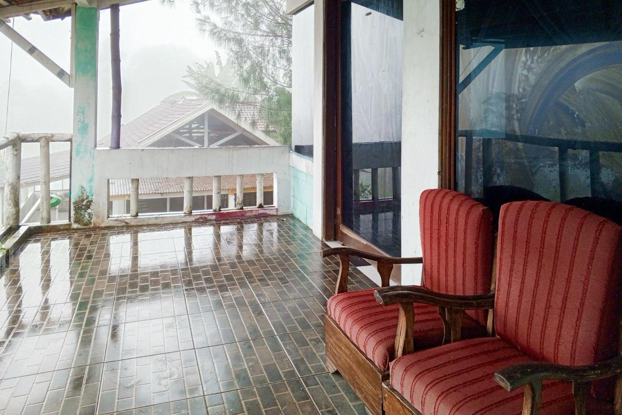 Villa Kampus Near Taman Safari Cisarua Puncak Redpartner Bogor Eksteriør billede